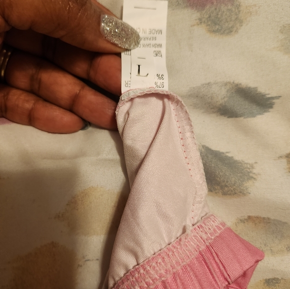 Shorts - Picture 3 of 3